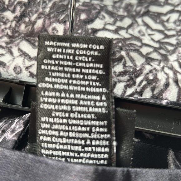 3/$15 PRABAL GURUNG for Target Dark Gray & White Flowered Skirt - Picture 7 of 7